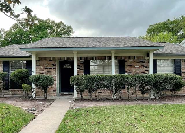 Property at 11807 Monticeto Ln, Meadows Place, TX 77477, 3 beds, 2 baths