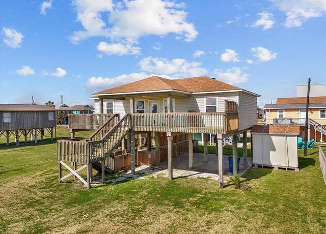 Property at 1206 Middle Dr W, Surfside Beach, TX 77541, 3 beds, 2 baths
