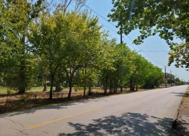 Property at 803 W Archer Rd, Baytown, TX 77521