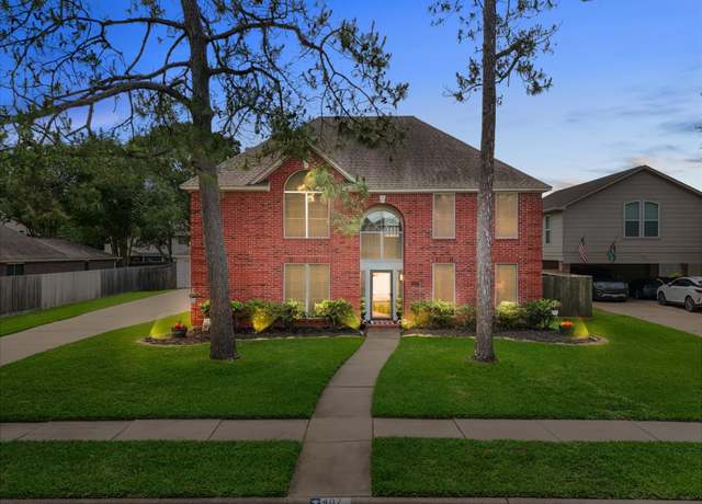 Property at 407 Windsor Dr, Friendswood, TX 77546, 5 beds, 2.5 baths
