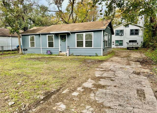 Property at 124 W Bernard St, Clute, TX 77531, 10 beds, 2 baths