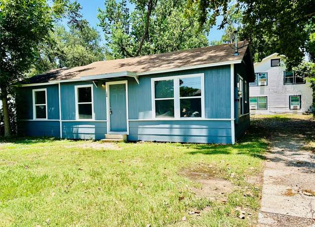Property at 124 W Bernard St, Clute, TX 77531, 3 beds, 2 baths