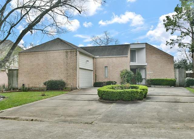 Property at 11747 Riverview Dr, Houston, TX 77077, 3 beds, 3 baths