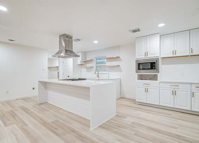 Property at 7226 Troulon Dr, Houston, TX 77074, 3 beds, 2 baths