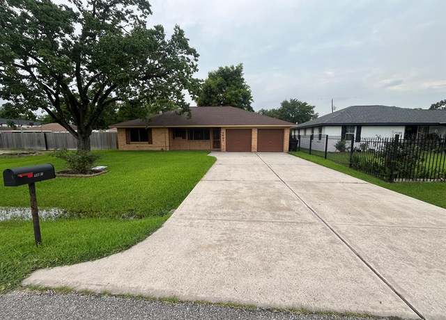 Property at 7541 Werner St, Houston, TX 77037, 3 beds, 1.5 baths