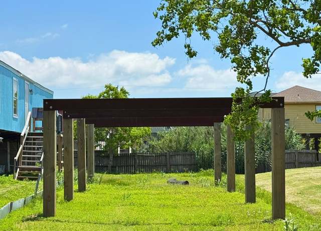 Property at 921 13th St, San Leon, TX 77539