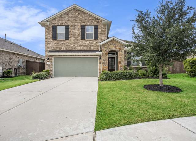Property at 2006 Brisa Ln, Baytown, TX 77523, 4 beds, 2.5 baths