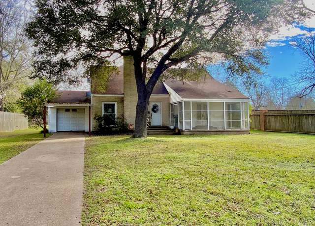 Property at 102 N Gordon Dr, Crockett, TX 75835, 3 beds, 2 baths