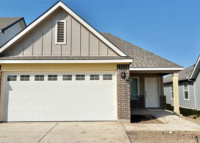Property at 882 Kickapoo Ln, College Station, TX 77845, 3 beds, 2 baths