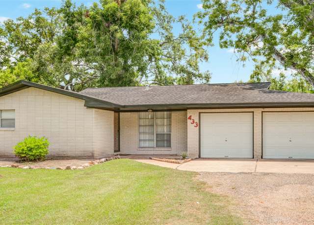 Property at 433 Southern Oaks Dr, Lake Jackson, TX 77566, 3 beds, 2 baths