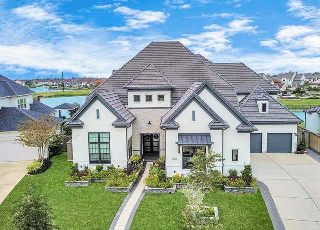 Property at 5910 Resuriz Ln, Sugar Land, TX 77479, 5 beds, 6 baths