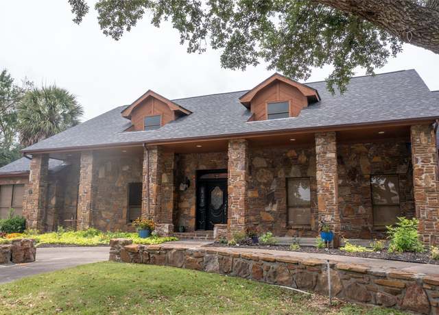 Property at 5004 Magnolia Ln, Bay City, TX 77414, 5 beds, 3.5 baths