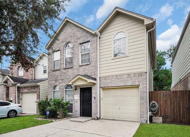 Property at 10239 W Palm Lake Dr, Houston, TX 77034, 3 beds, 2.5 baths