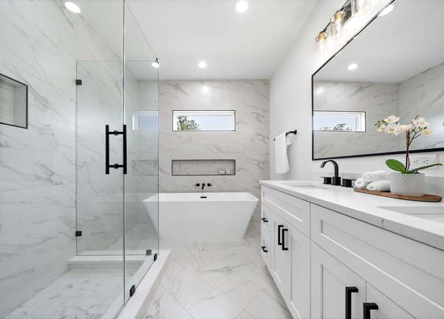 Property at 6130 Endeavor Heights Rd, Houston, TX 77091, 3 beds, 2.5 baths
