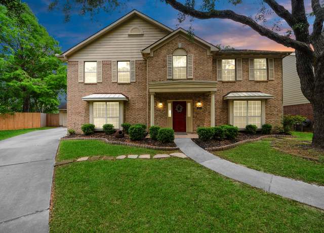 Property at 2126 Galleon Dr, League City, TX 77573, 4 beds, 2.5 baths