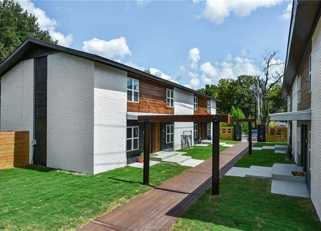 Property at 500 1st St, College Station, TX 77840, 16 beds, 1 bath