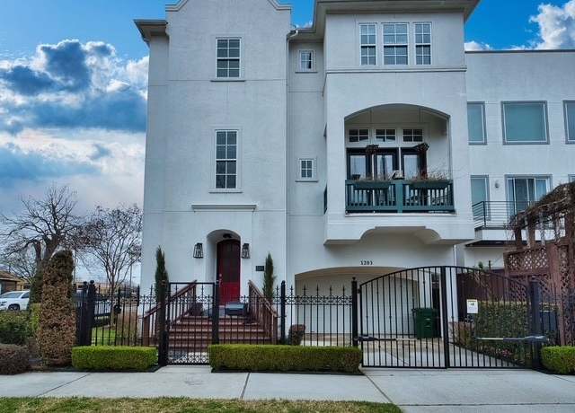 Property at 1203 E 28th St, Houston, TX 77009, 3 beds, 3.5 baths