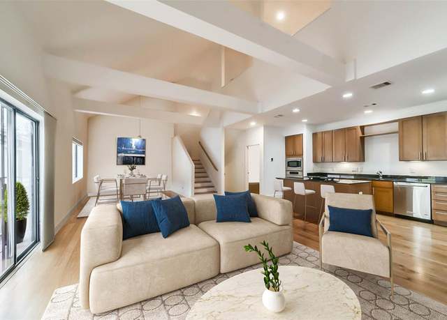 Property at 4509 Eigel St Unit B, Houston, TX 77007, 3 beds, 2.5 baths
