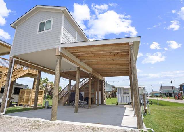 Property at 100 N Mae Cir, Crystal Beach, TX 77650, 1 bed, 1 bath
