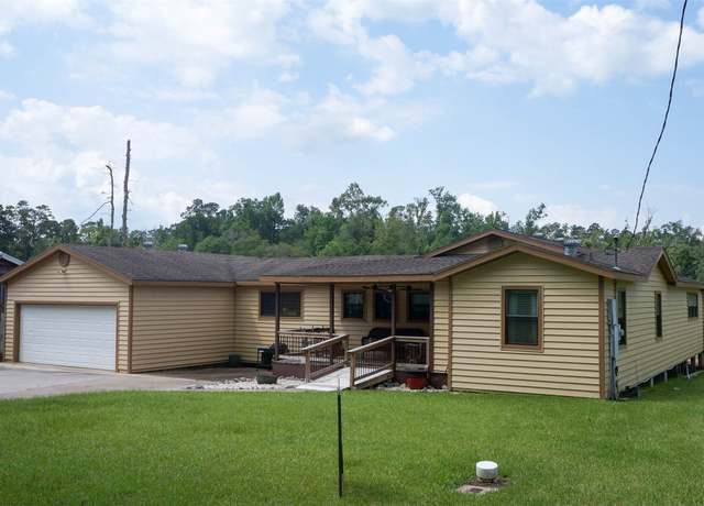 Property at 317 Hickory Dr E, Livingston, TX 77351, 3 beds, 2 baths