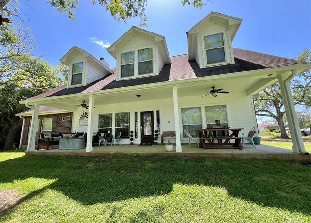 Property at 4916 County Road 819, Brazoria, TX 77422, 4 beds, 2 baths