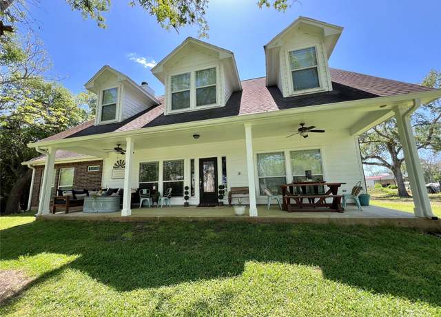 Property at 4916 County Road 819, Brazoria, TX 77422, 4 beds, 2 baths