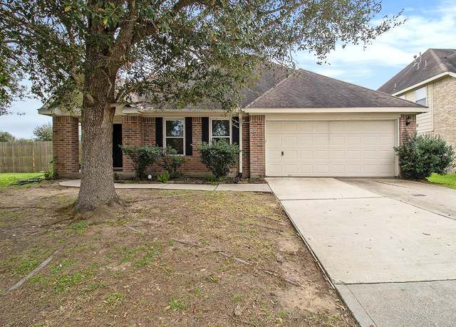 Property at 6410 Larrycrest Dr, Pearland, TX 77584, 4 beds, 2 baths