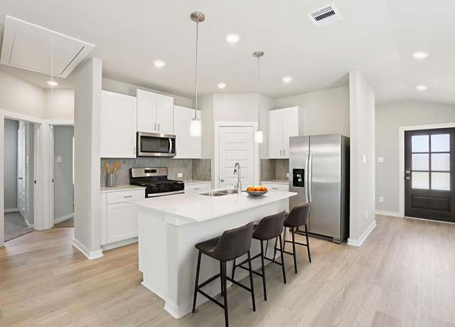 Property at 16813 Harvest Grove Ln, Conroe, TX 77302, 3 beds, 2 baths
