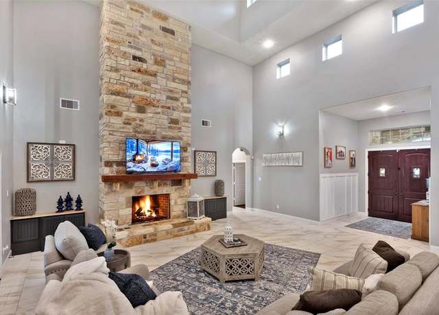 Property at 111 Pine Hill Ln, Montgomery, TX 77356, 4 beds, 5 baths