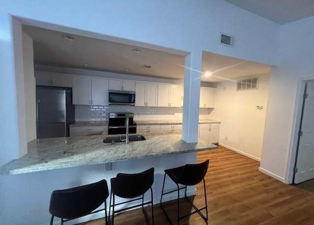 Property at 9707 Richmond Ave #102, Houston, TX 77042, 1 bed, 1 bath