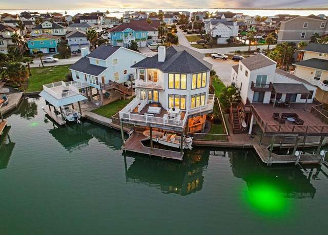 Property at 1834 Tiki Dr, Tiki Island, TX 77554, 3 beds, 2.5 baths
