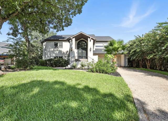 Property at 12 Edgewood Cir, Montgomery, TX 77356, 3 beds, 3.5 baths