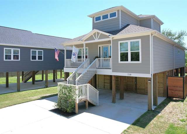 Property at 719 Baywood Dr, Seabrook, TX 77586, 4 beds, 3.5 baths