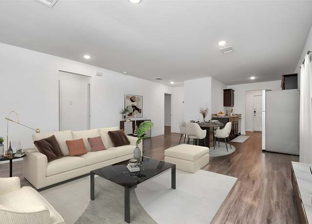 Property at 7966 Safebuy St, Houston, TX 77028, 3 beds, 2 baths