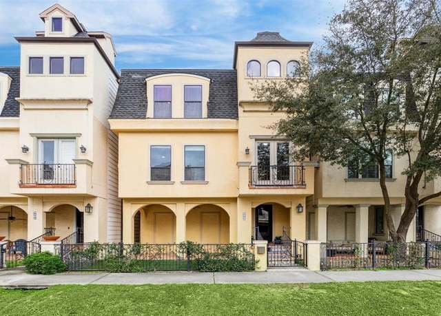 Property at 2304 Couch St, Houston, TX 77008, 3 beds, 2.5 baths