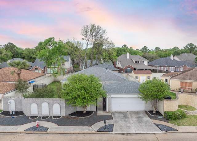 Property at 8359 Shadow Wind Dr, Houston, TX 77040, 3 beds, 2 baths