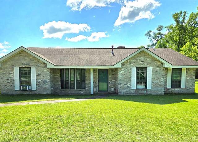 Property at 2301 S Byrd Ave, Shepherd, TX 77371, 4 beds, 2 baths