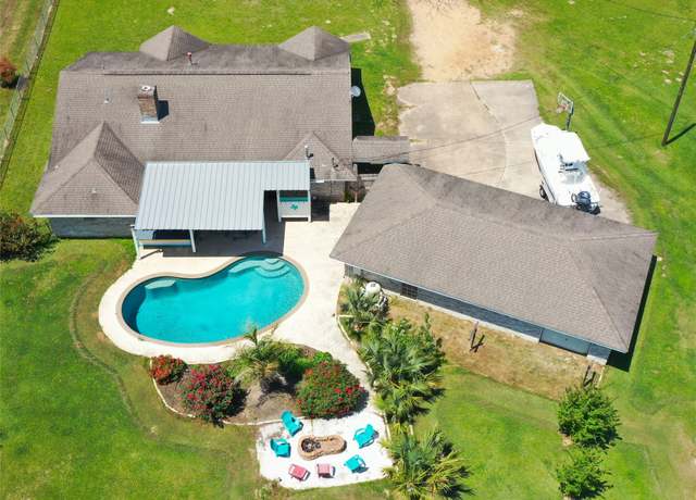 Property at 2301 S Byrd Ave, Shepherd, TX 77371, 4 beds, 2 baths