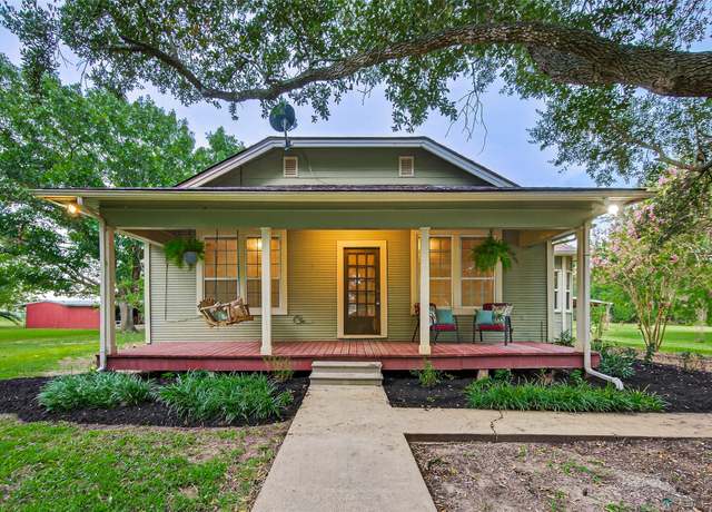 Property at 10231 Modena School Rd, Rosenberg, TX 77471, 3 beds, 2 baths