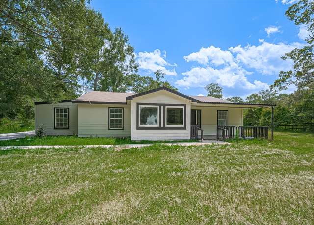 Property at 4048 N Oak Forest Dr, Conroe, TX 77303, 4 beds, 2 baths