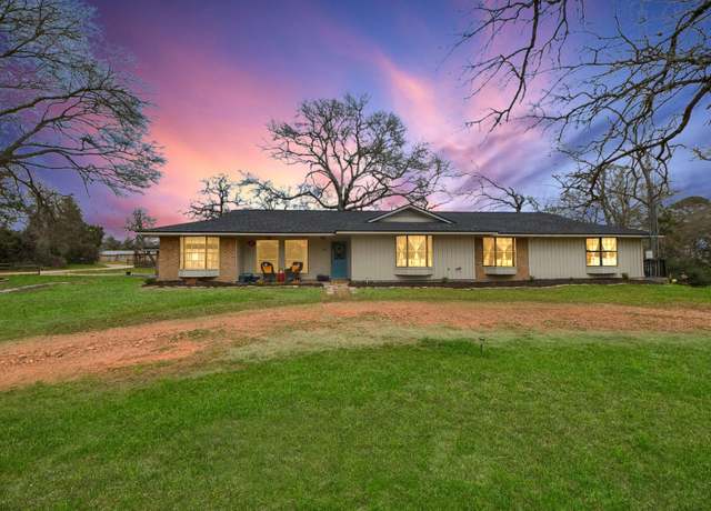 Property at 427 Sikes Rd, Bellville, TX 77418, 5 beds, 3 baths