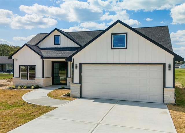 Property at 42 Meadow Lake Dr, Trinity, TX 75862, 3 beds, 3 baths