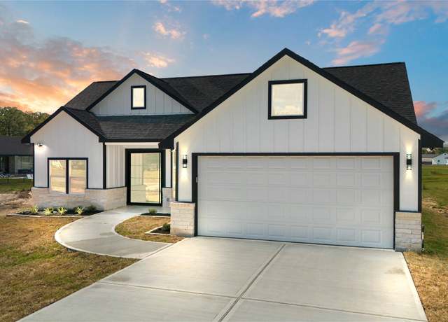 Property at 42 Meadow Lake Dr, Trinity, TX 75862, 3 beds, 3 baths