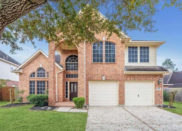 Property at 1304 Pine Forest Dr, Pearland, TX 77581, 4 beds, 2.5 baths