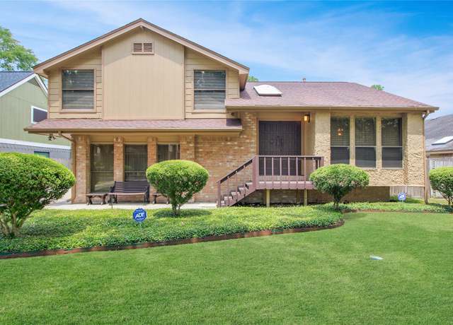 Property at 19538 Enchanted Oaks Dr, Spring, TX 77388, 3 beds, 2.5 baths