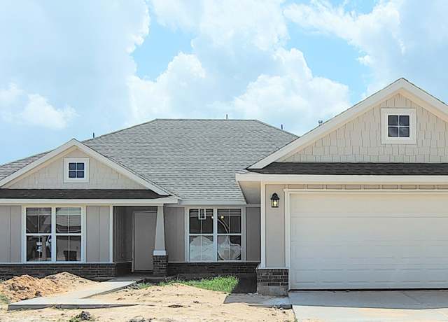 Property at 15 Gemstone Ct, Angleton, TX 77515, 4 beds, 2 baths