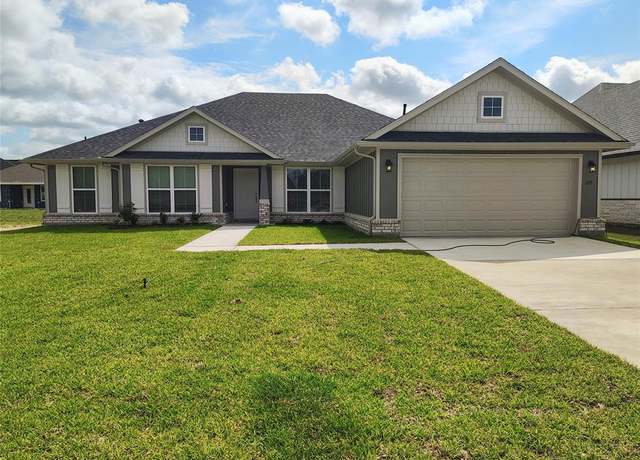 Property at 15 Gemstone Ct, Angleton, TX 77515, 4 beds, 2 baths