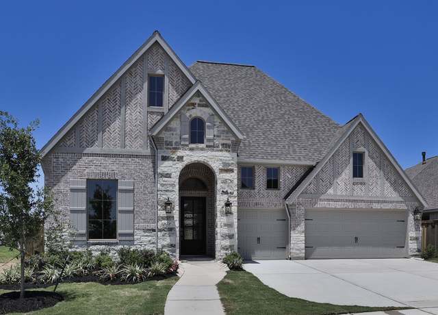 Property at 11931 Greenwood Dr, Mont Belvieu, TX 77523, 4 beds, 3.5 baths