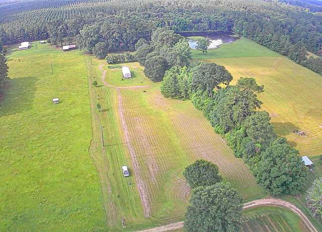 Property at 868 Hooks Rd, Livingston, TX 77351, 2 beds, 1 bath