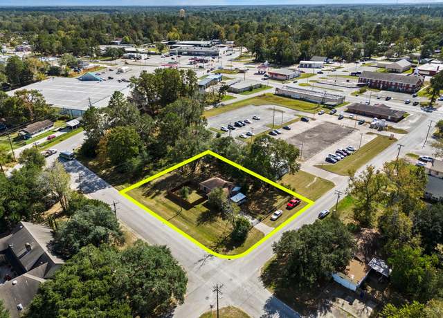 Property at 220 N William Barnett Ave, Cleveland, TX 77327, 2 beds, 2 baths